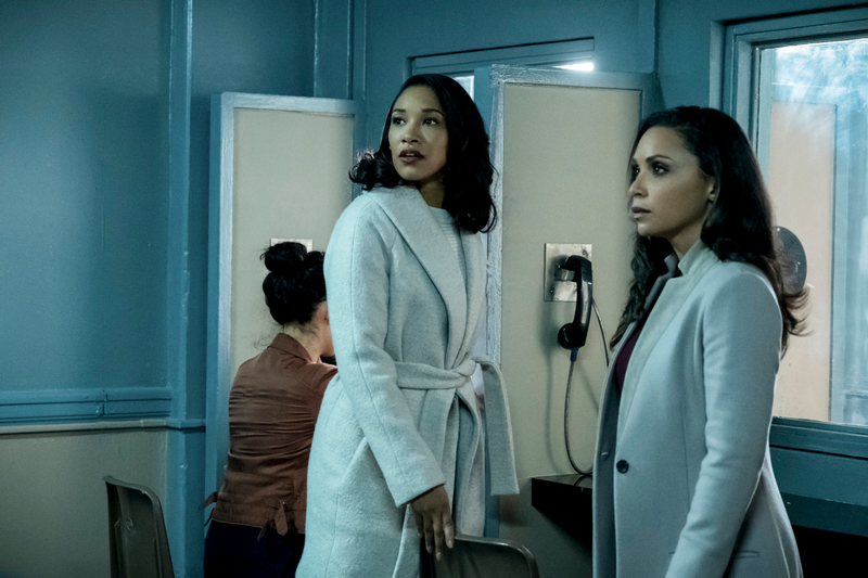 Candice Patton, Danielle Nicolet (Photo: Katie Yu/The CW)